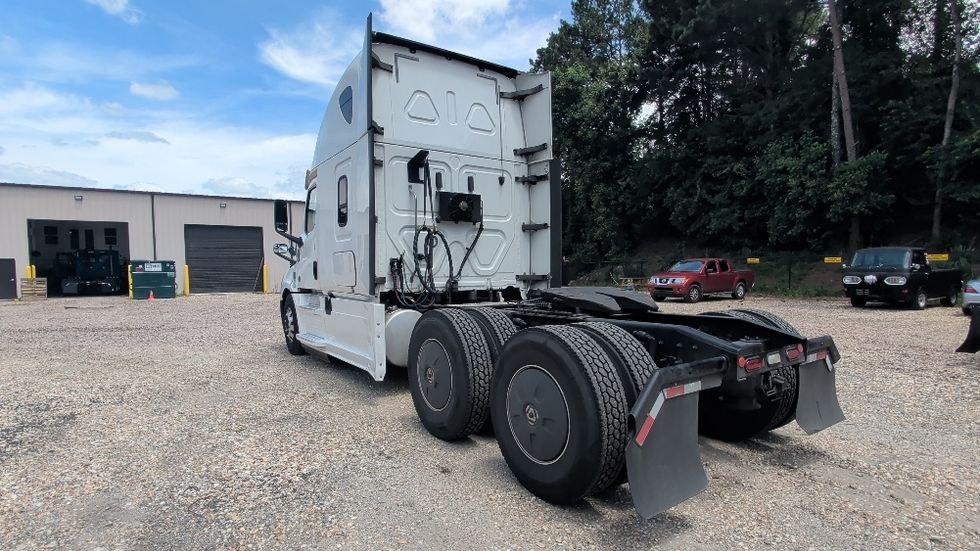 Sleeper Tractor-Heavy Duty Tractors-Freightliner-2020-T12664ST-Forest Park-GA-525,888\n\t\tmiles-$ 67,250 - Image 5