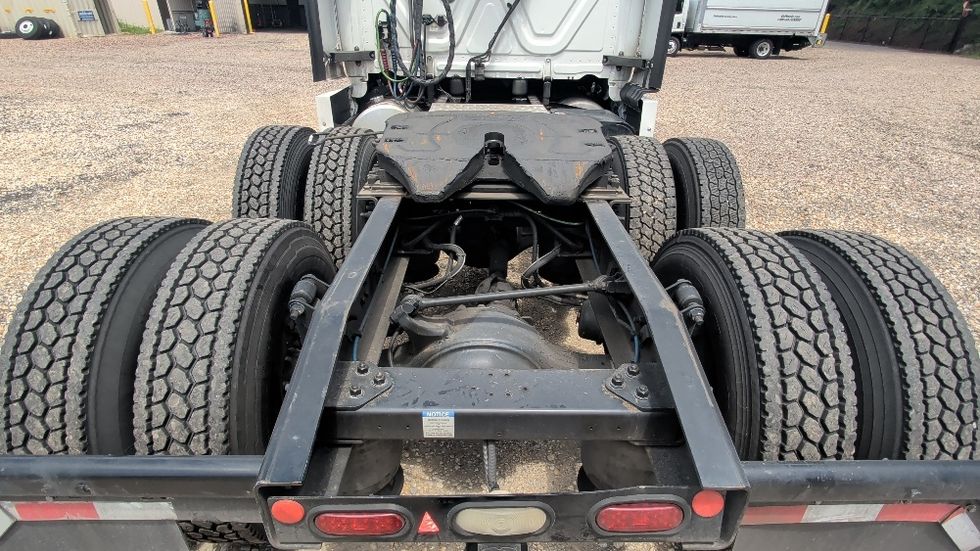 Sleeper Tractor-Heavy Duty Tractors-Freightliner-2020-T12664ST-Forest Park-GA-525,888\n\t\tmiles-$ 67,250 - Image 6