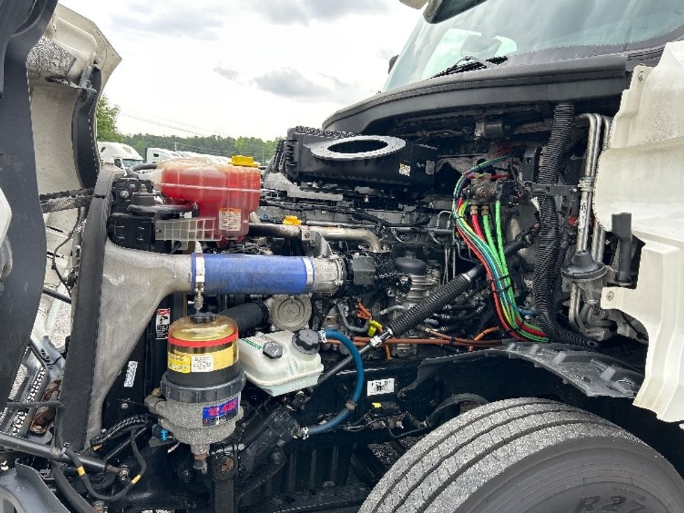 Sleeper Tractor-Heavy Duty Tractors-Freightliner-2020-T12664ST-Forest Park-GA-547,331\n\t\tmiles-$ 65,750 - Image 21
