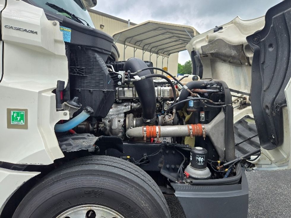 Sleeper Tractor-Heavy Duty Tractors-Freightliner-2020-T12664ST-Forest Park-GA-551,800\n\t\tmiles-$ 61,500 - Image 20