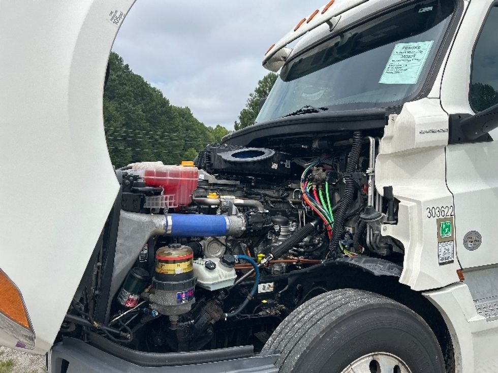 Sleeper Tractor-Heavy Duty Tractors-Freightliner-2020-T12664ST-Forest Park-GA-614,092\n\t\tmiles-$ 60,750 - Image 21
