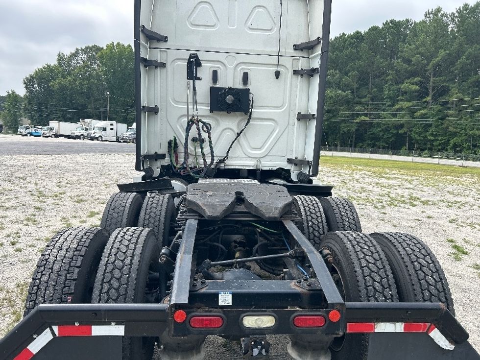 Sleeper Tractor-Heavy Duty Tractors-Freightliner-2020-T12664ST-Forest Park-GA-614,092\n\t\tmiles-$ 60,750 - Image 6