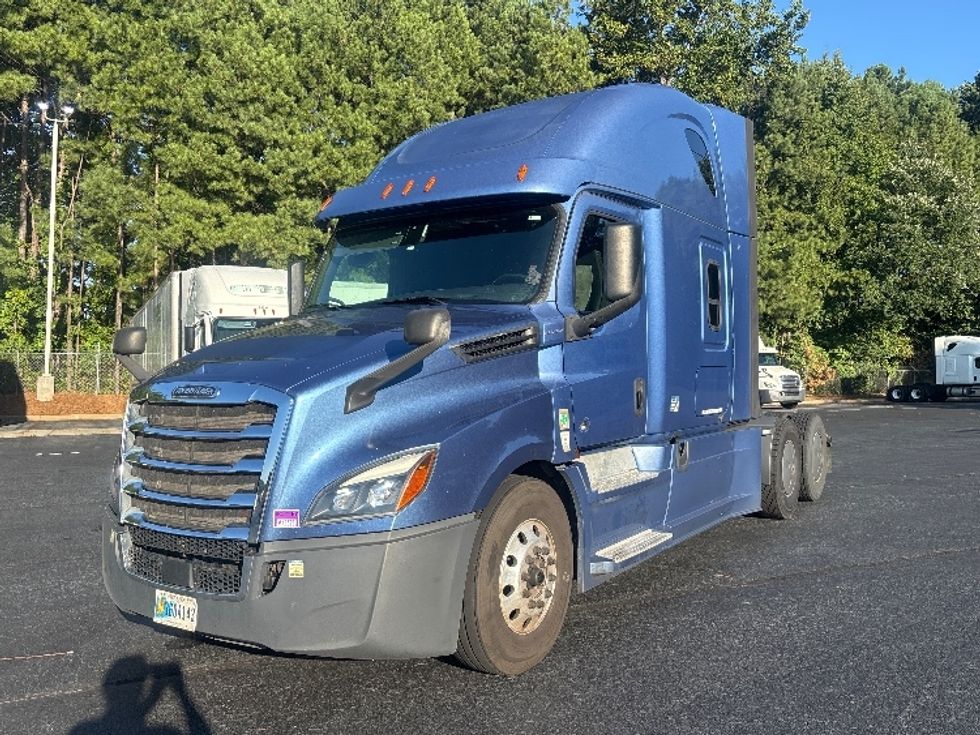 Sleeper Tractor-Heavy Duty Tractors-Freightliner-2020-T12664ST-Forest Park-GA-619,601\n\t\tmiles-$ 63,250 - Image 3