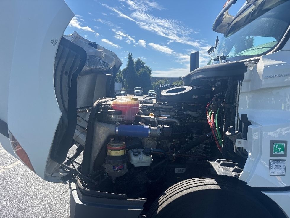 Sleeper Tractor-Heavy Duty Tractors-Freightliner-2020-T12664ST-Forest Park-GA-665,270\n\t\tmiles-$ 58,250 - Image 20