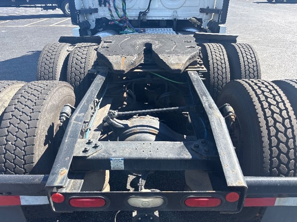Sleeper Tractor-Heavy Duty Tractors-Freightliner-2020-T12664ST-Forest Park-GA-665,270\n\t\tmiles-$ 58,250 - Image 6