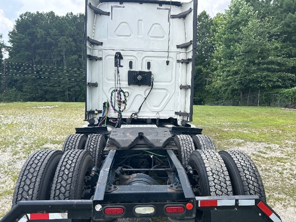 Sleeper Tractor-Heavy Duty Tractors-Freightliner-2020-T12664ST-Forest Park-GA-673,818\n\t\tmiles-$ 55,250 - Image 6