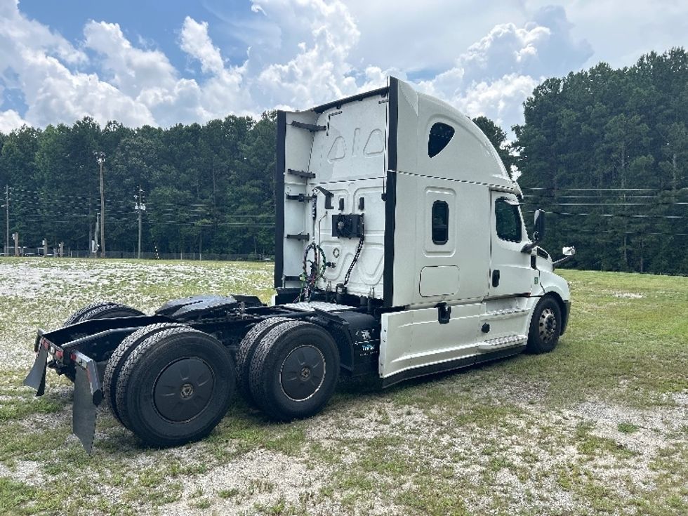 Sleeper Tractor-Heavy Duty Tractors-Freightliner-2020-T12664ST-Forest Park-GA-673,818\n\t\tmiles-$ 55,250 - Image 7