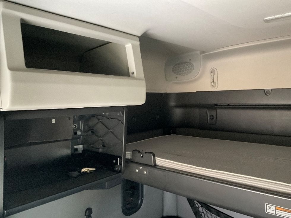 Sleeper Tractor-Heavy Duty Tractors-Freightliner-2020-T12664ST-Fort Smith-AR-337,046\n\t\tmiles-$ 66,500 - Image 19