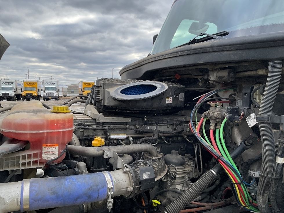 Sleeper Tractor-Heavy Duty Tractors-Freightliner-2020-T12664ST-Fort Smith-AR-337,046\n\t\tmiles-$ 66,500 - Image 21