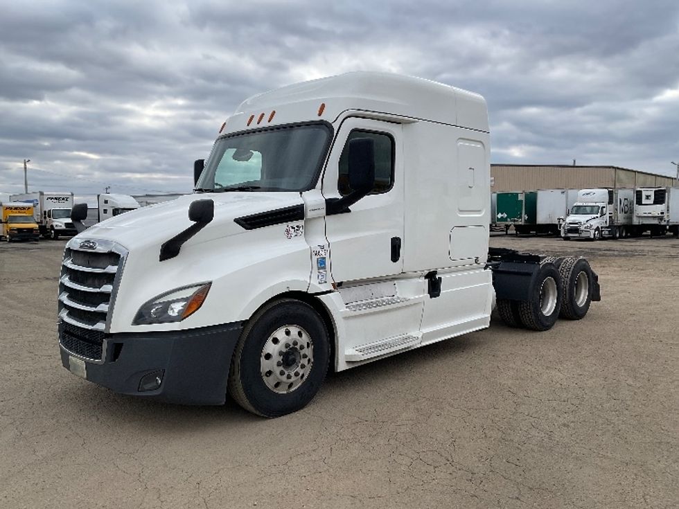 Sleeper Tractor-Heavy Duty Tractors-Freightliner-2020-T12664ST-Fort Smith-AR-337,046\n\t\tmiles-$ 66,500 - Image 3