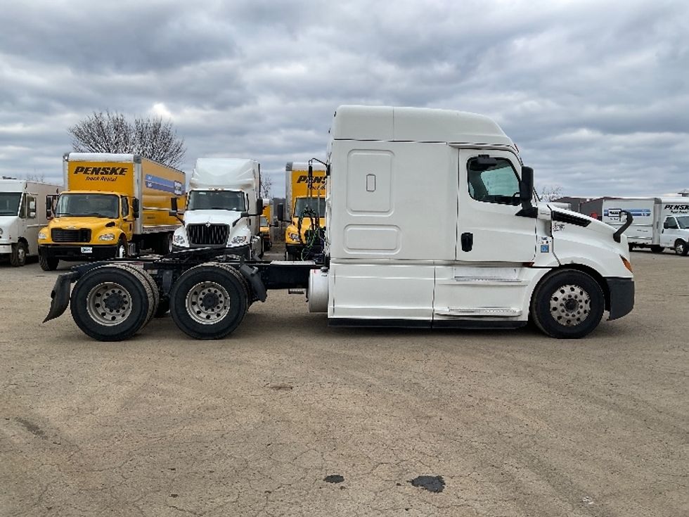 Sleeper Tractor-Heavy Duty Tractors-Freightliner-2020-T12664ST-Fort Smith-AR-337,046\n\t\tmiles-$ 66,500 - Image 8