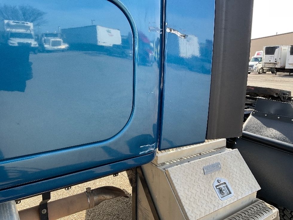 Sleeper Tractor-Heavy Duty Tractors-Freightliner-2020-T12664ST-Fort Smith-AR-580,246\n\t\tmiles-$ 53,750 - Image 22