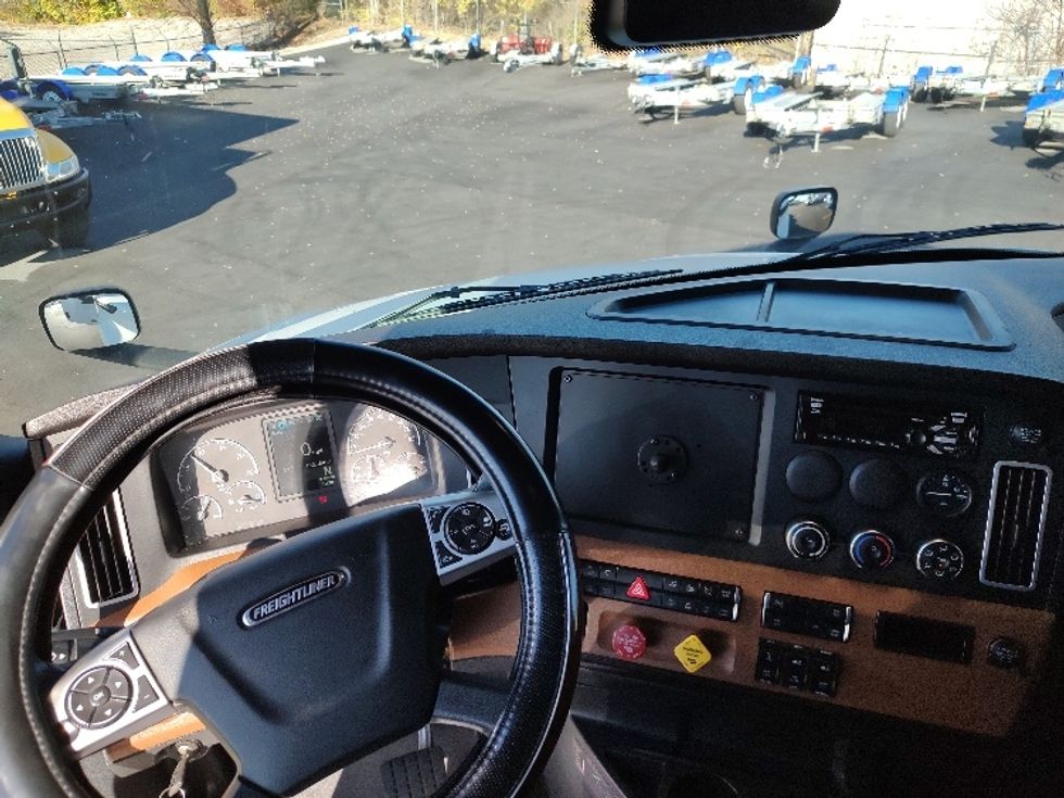 Sleeper Tractor-Heavy Duty Tractors-Freightliner-2020-T12664ST-Fort Wayne-IN-514,903\n\t\tmiles-$ 63,500 - Image 11