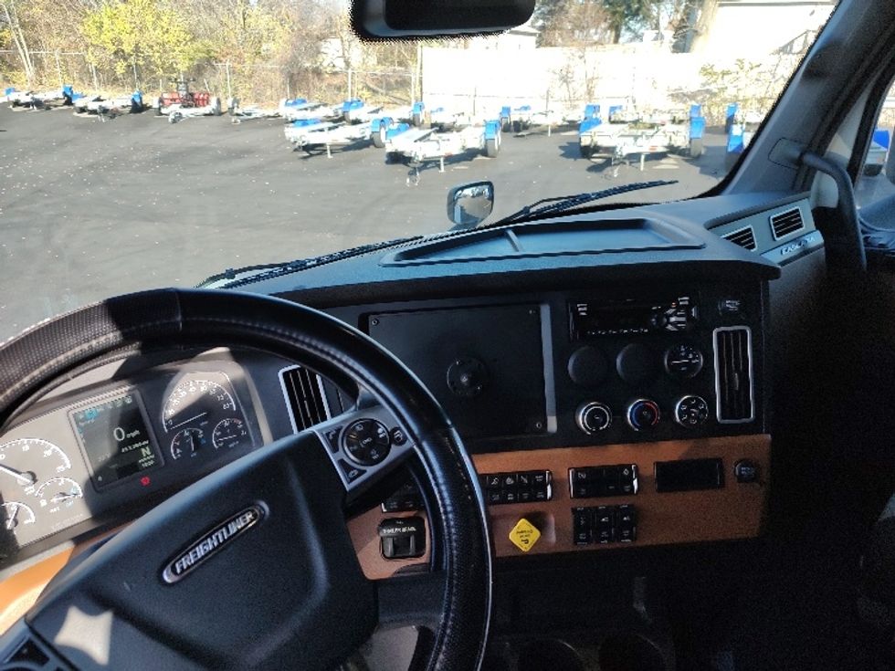 Sleeper Tractor-Heavy Duty Tractors-Freightliner-2020-T12664ST-Fort Wayne-IN-514,903\n\t\tmiles-$ 63,500 - Image 12