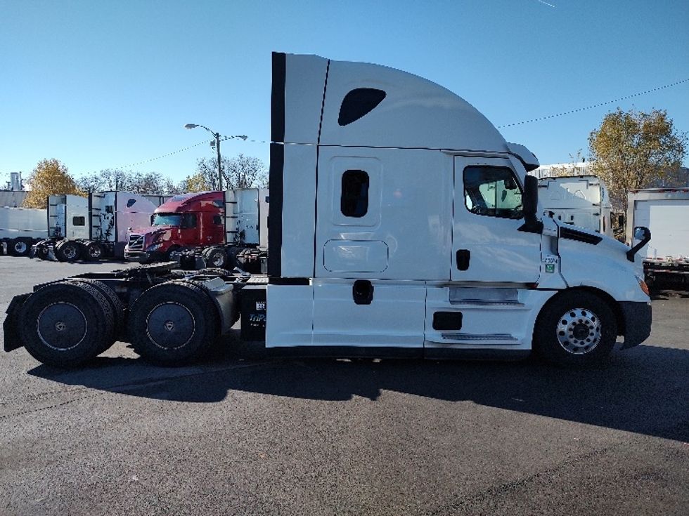Sleeper Tractor-Heavy Duty Tractors-Freightliner-2020-T12664ST-Fort Wayne-IN-514,903\n\t\tmiles-$ 63,500 - Image 8