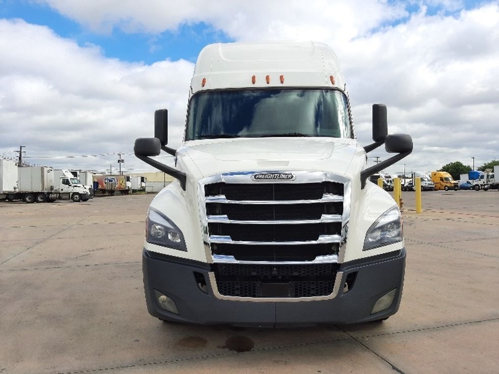 Sleeper Tractor-Heavy Duty Tractors-Freightliner-2020-T12664ST-Fort Worth-TX-521,744\n\t\tmiles-$ 61,000 - Image 2
