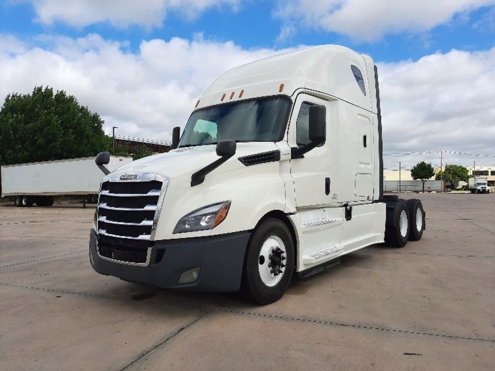 Sleeper Tractor-Heavy Duty Tractors-Freightliner-2020-T12664ST-Fort Worth-TX-521,744\n\t\tmiles-$ 61,000 - Image 3