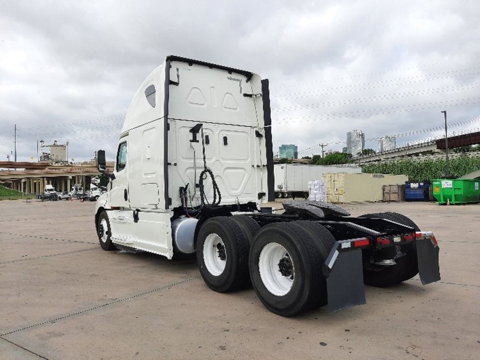 Sleeper Tractor-Heavy Duty Tractors-Freightliner-2020-T12664ST-Fort Worth-TX-521,744\n\t\tmiles-$ 61,000 - Image 5