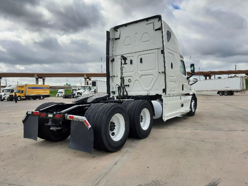 Sleeper Tractor-Heavy Duty Tractors-Freightliner-2020-T12664ST-Fort Worth-TX-521,744\n\t\tmiles-$ 61,000 - Image 7