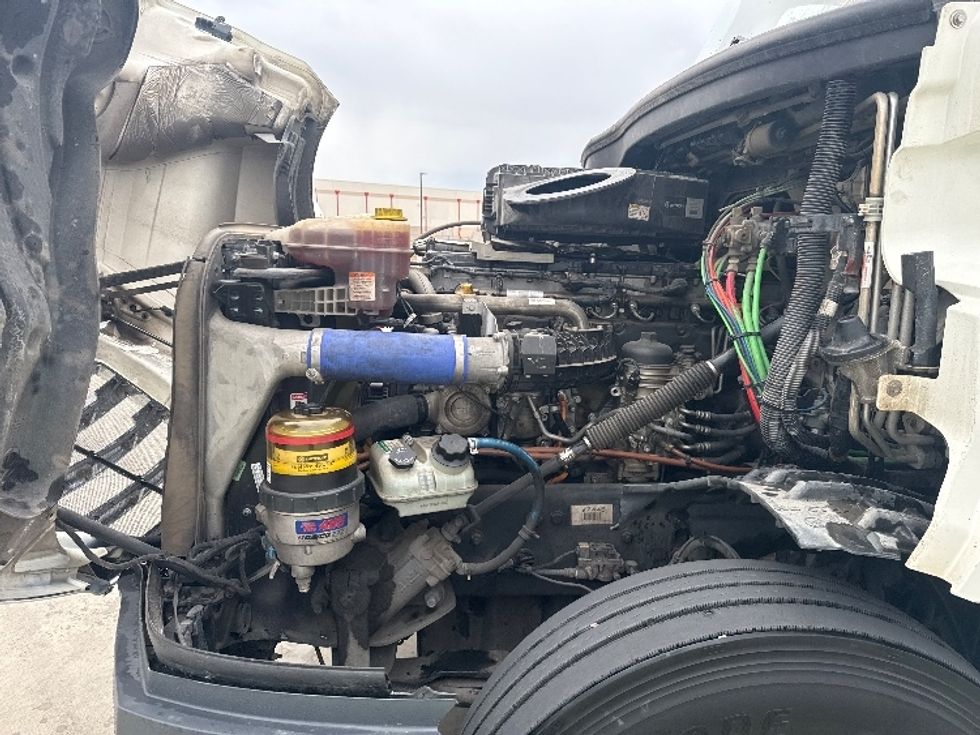 Sleeper Tractor-Heavy Duty Tractors-Freightliner-2020-T12664ST-Fort Worth-TX-674,777\n\t\tmiles-$ 48,750 - Image 21