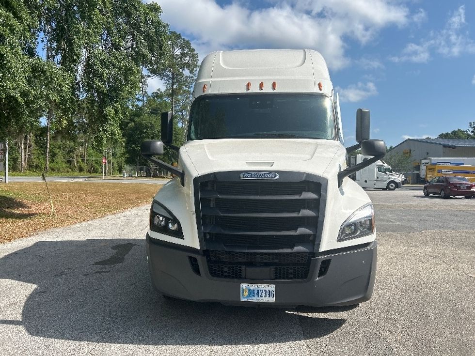 Sleeper Tractor-Heavy Duty Tractors-Freightliner-2020-T12664ST-Fort Worth-TX-681,156\n\t\tmiles-$ 48,750 - Image 2