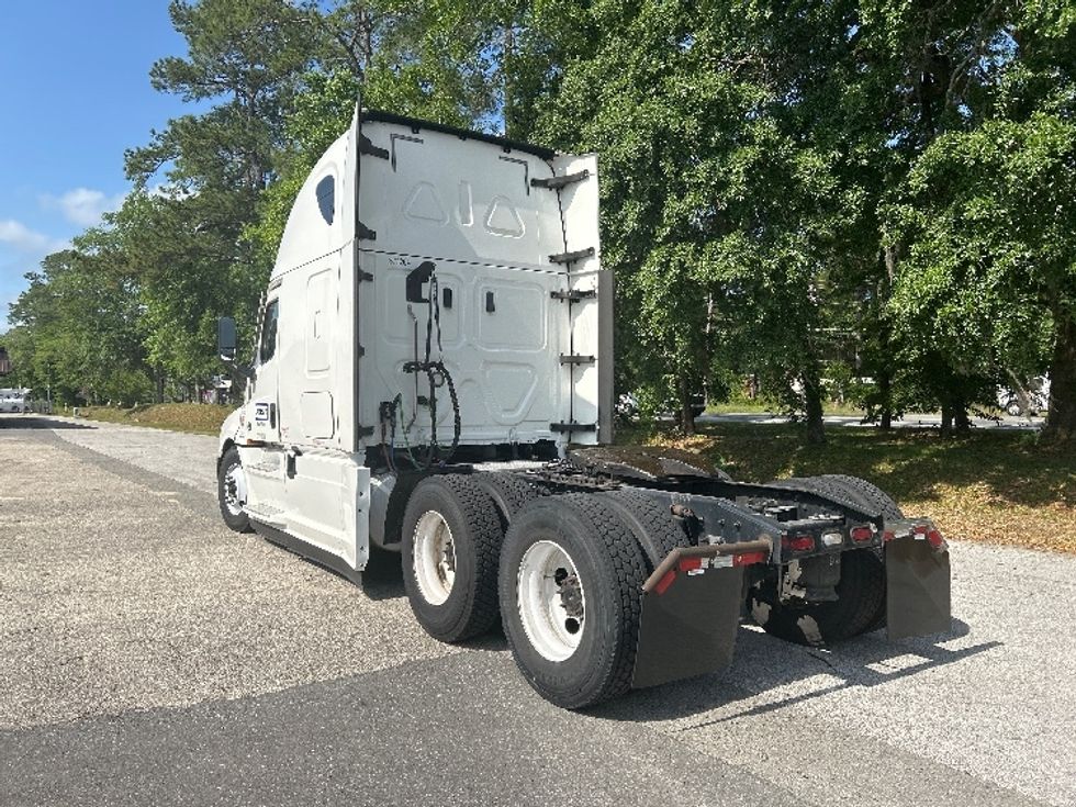 Sleeper Tractor-Heavy Duty Tractors-Freightliner-2020-T12664ST-Fort Worth-TX-681,156\n\t\tmiles-$ 48,750 - Image 5