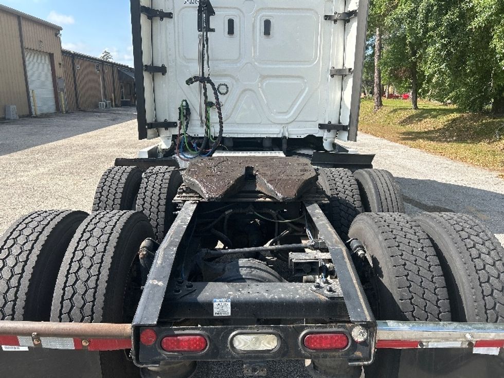 Sleeper Tractor-Heavy Duty Tractors-Freightliner-2020-T12664ST-Fort Worth-TX-681,156\n\t\tmiles-$ 48,750 - Image 6