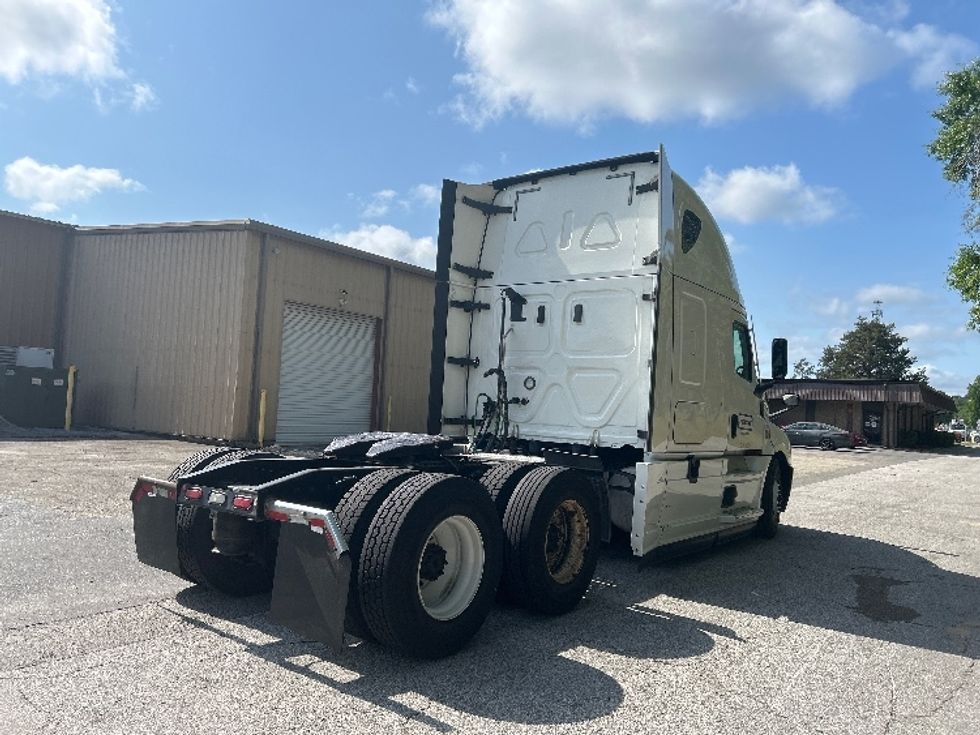 Sleeper Tractor-Heavy Duty Tractors-Freightliner-2020-T12664ST-Fort Worth-TX-681,156\n\t\tmiles-$ 48,750 - Image 7