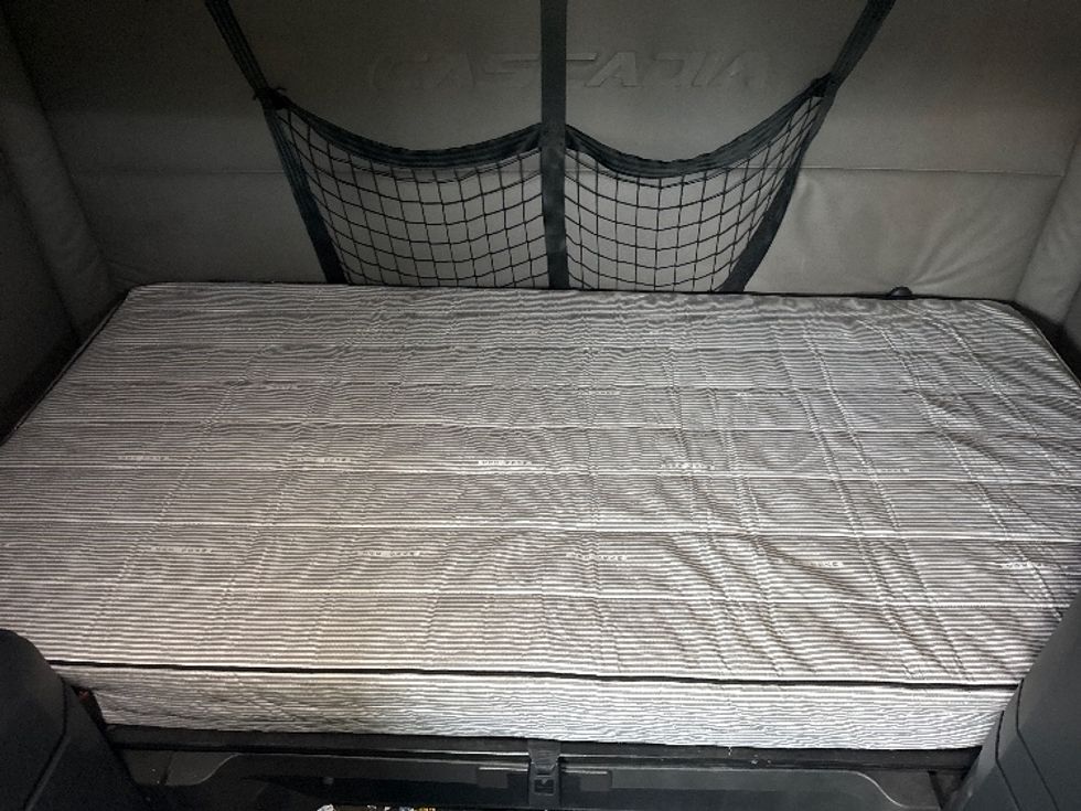 Sleeper Tractor-Heavy Duty Tractors-Freightliner-2020-T12664ST-Fort Worth-TX-685,000\n\t\tmiles-$ 48,000 - Image 17