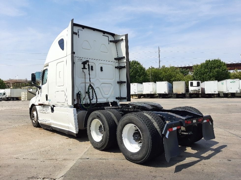 Sleeper Tractor-Heavy Duty Tractors-Freightliner-2020-T12664ST-Fort Worth-TX-840,178\n\t\tmiles-$ 43,500 - Image 5