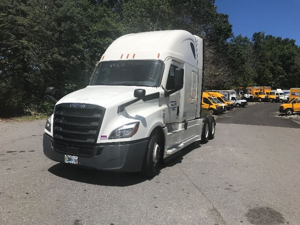 Sleeper Tractor-Heavy Duty Tractors-Freightliner-2020-T12664ST-Franklin-MA-368,084\n\t\tmiles-$ 68,500 - Image 3