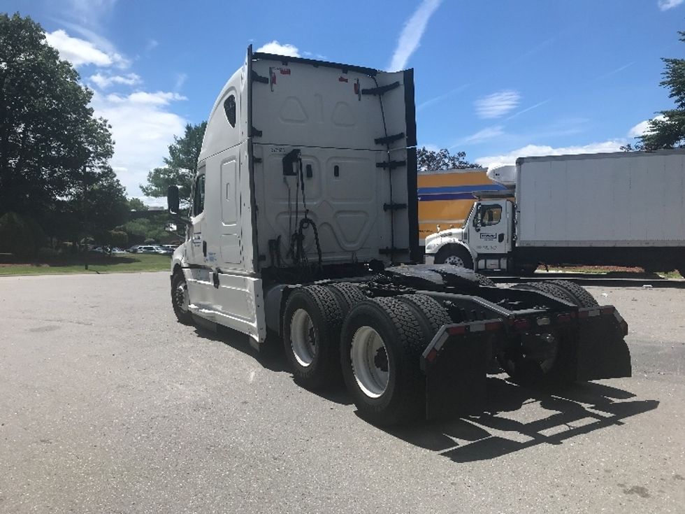 Sleeper Tractor-Heavy Duty Tractors-Freightliner-2020-T12664ST-Franklin-MA-368,084\n\t\tmiles-$ 68,500 - Image 5