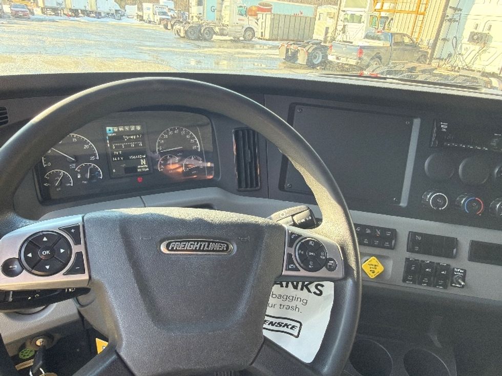 Sleeper Tractor-Heavy Duty Tractors-Freightliner-2020-T12664ST-Fredericksburg-VA-256,523\n\t\tmiles-$ 69,500 - Image 10