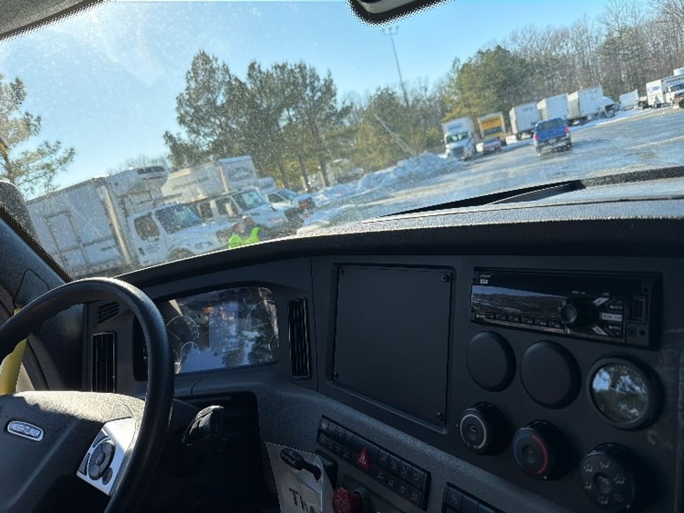 Sleeper Tractor-Heavy Duty Tractors-Freightliner-2020-T12664ST-Fredericksburg-VA-256,523\n\t\tmiles-$ 69,500 - Image 15