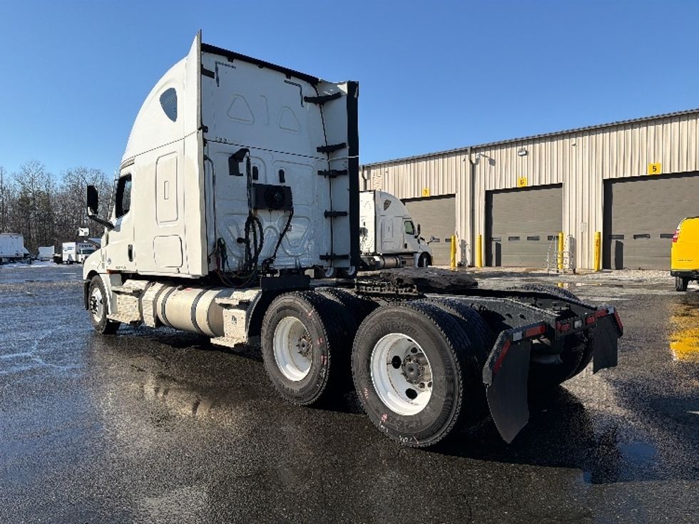Sleeper Tractor-Heavy Duty Tractors-Freightliner-2020-T12664ST-Fredericksburg-VA-256,523\n\t\tmiles-$ 69,500 - Image 7