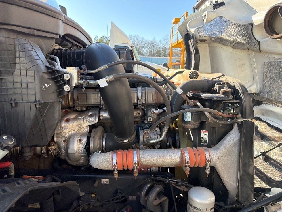 Sleeper Tractor-Heavy Duty Tractors-Freightliner-2020-T12664ST-Fredericksburg-VA-347,387\n\t\tmiles-$ 64,750 - Image 19