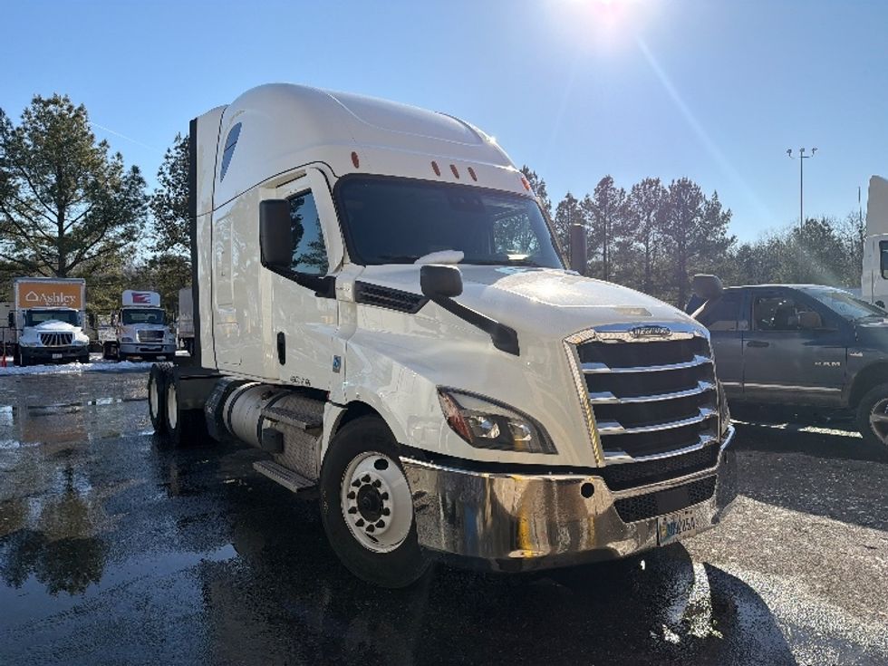 Sleeper Tractor-Heavy Duty Tractors-Freightliner-2020-T12664ST-Fredericksburg-VA-347,387\n\t\tmiles-$ 64,750 - Image 3