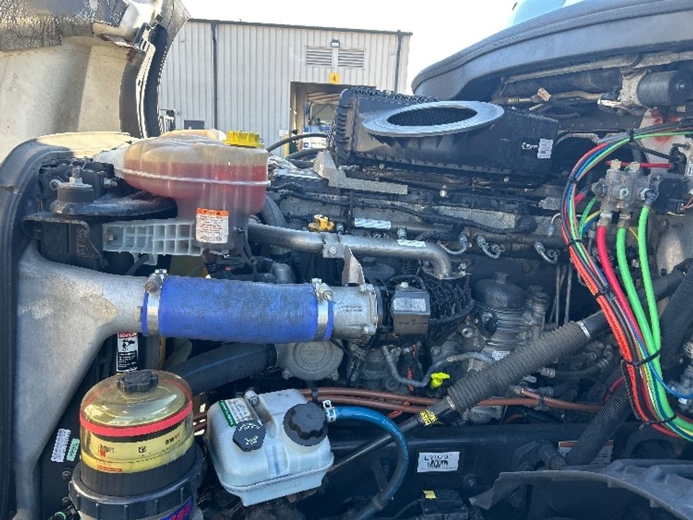 Sleeper Tractor-Heavy Duty Tractors-Freightliner-2020-T12664ST-Fredericksburg-VA-487,451\n\t\tmiles-$ 56,500 - Image 21