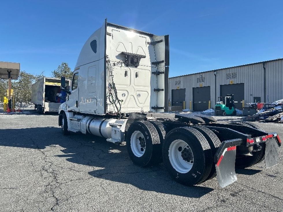 Sleeper Tractor-Heavy Duty Tractors-Freightliner-2020-T12664ST-Fredericksburg-VA-487,451\n\t\tmiles-$ 56,500 - Image 5