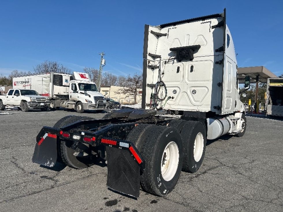 Sleeper Tractor-Heavy Duty Tractors-Freightliner-2020-T12664ST-Fredericksburg-VA-487,451\n\t\tmiles-$ 56,500 - Image 7
