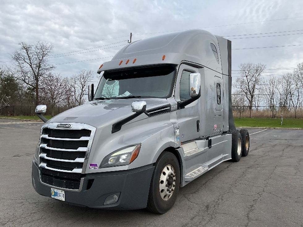 Sleeper Tractor-Heavy Duty Tractors-Freightliner-2020-T12664ST-Fredonia-NY-459,887\n\t\tmiles-$ 64,000 - Image 3