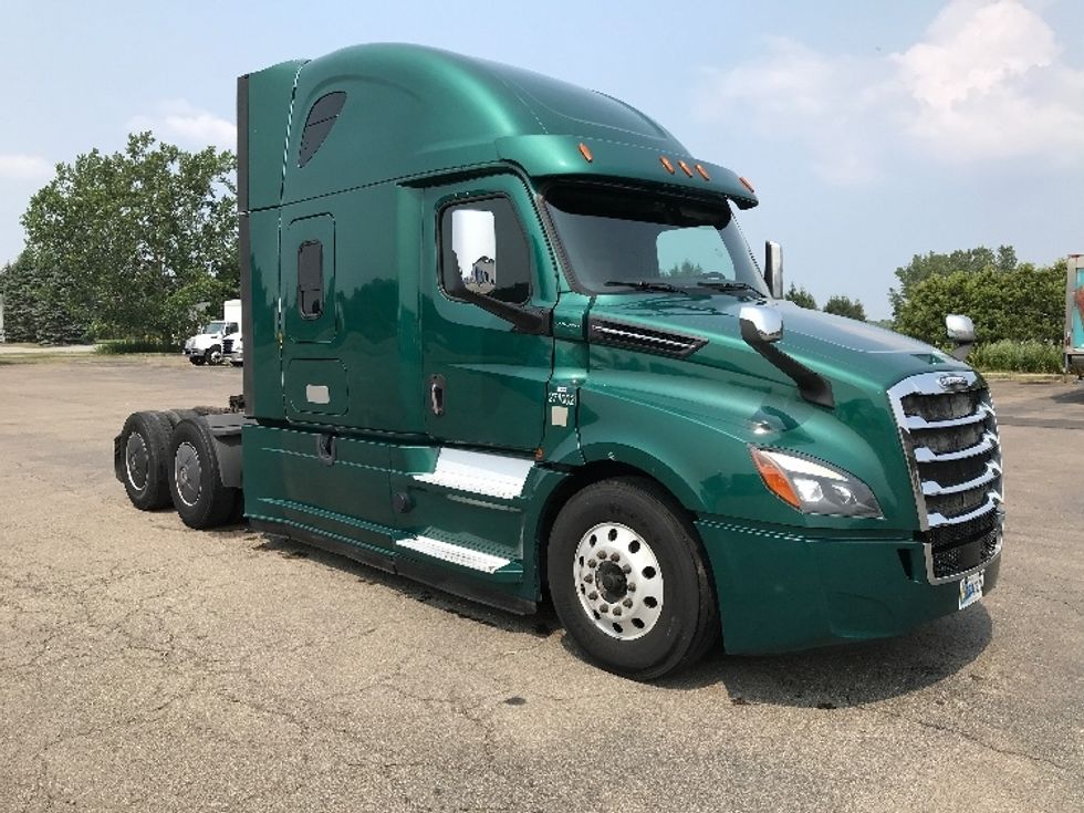 Sleeper Tractor-Heavy Duty Tractors-Freightliner-2020-T12664ST-Fredonia-NY-521,000\n\t\tmiles-$ 60,750 - Image 1