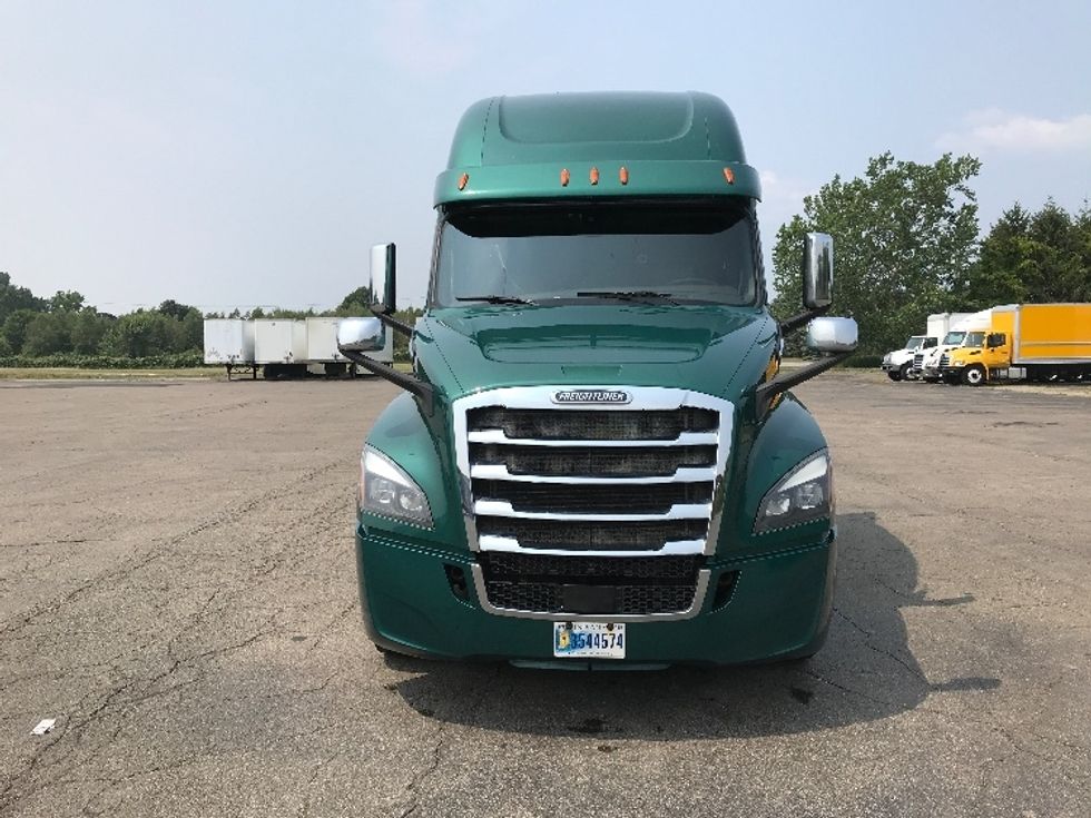 Sleeper Tractor-Heavy Duty Tractors-Freightliner-2020-T12664ST-Fredonia-NY-521,000\n\t\tmiles-$ 60,750 - Image 2