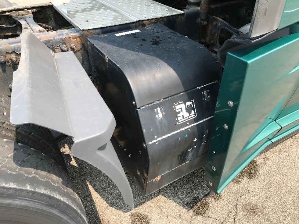 Sleeper Tractor-Heavy Duty Tractors-Freightliner-2020-T12664ST-Fredonia-NY-521,000\n\t\tmiles-$ 60,750 - Image 22