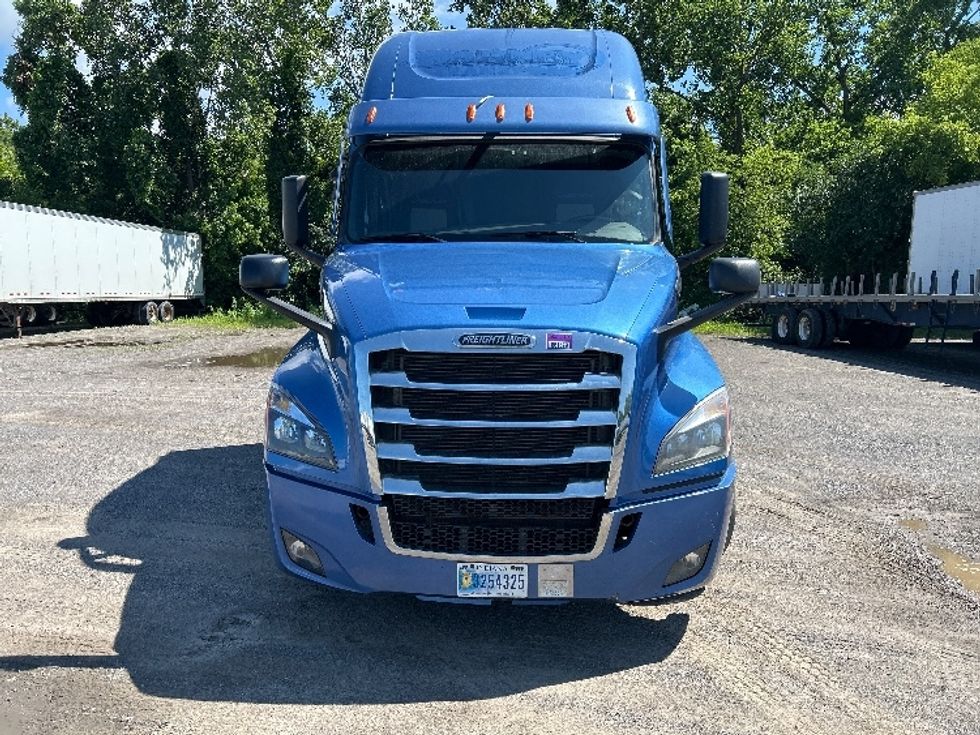 Sleeper Tractor-Heavy Duty Tractors-Freightliner-2020-T12664ST-Fredonia-NY-578,288\n\t\tmiles-$ 59,250 - Image 2
