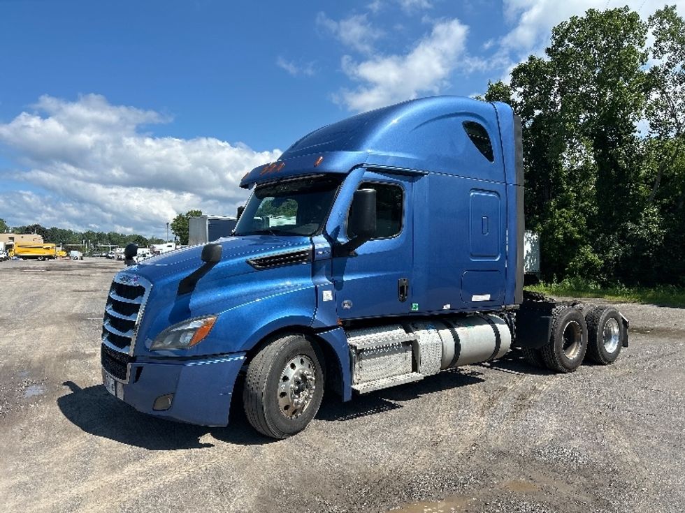 Sleeper Tractor-Heavy Duty Tractors-Freightliner-2020-T12664ST-Fredonia-NY-578,288\n\t\tmiles-$ 59,250 - Image 3