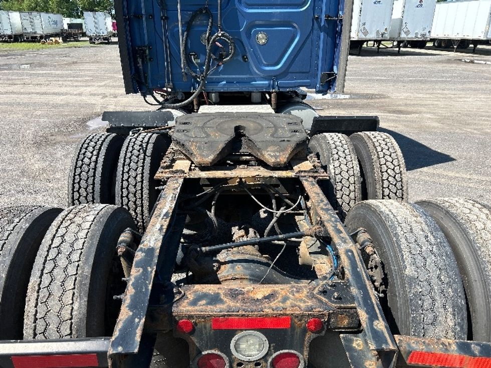 Sleeper Tractor-Heavy Duty Tractors-Freightliner-2020-T12664ST-Fredonia-NY-578,288\n\t\tmiles-$ 59,250 - Image 6