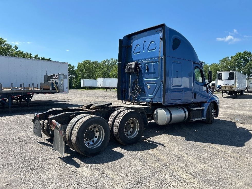 Sleeper Tractor-Heavy Duty Tractors-Freightliner-2020-T12664ST-Fredonia-NY-578,288\n\t\tmiles-$ 59,250 - Image 7