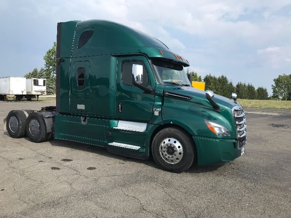 Sleeper Tractor-Heavy Duty Tractors-Freightliner-2020-T12664ST-Fredonia-NY-614,589\n\t\tmiles-$ 53,250 - Image 1