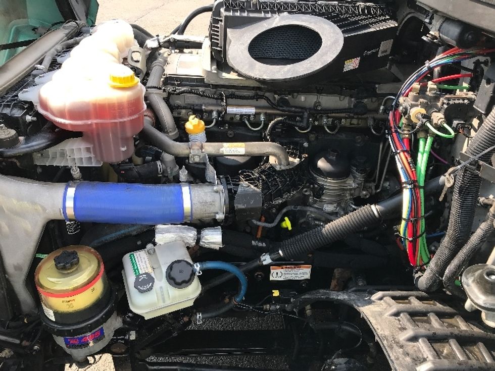 Sleeper Tractor-Heavy Duty Tractors-Freightliner-2020-T12664ST-Fredonia-NY-614,589\n\t\tmiles-$ 53,250 - Image 21